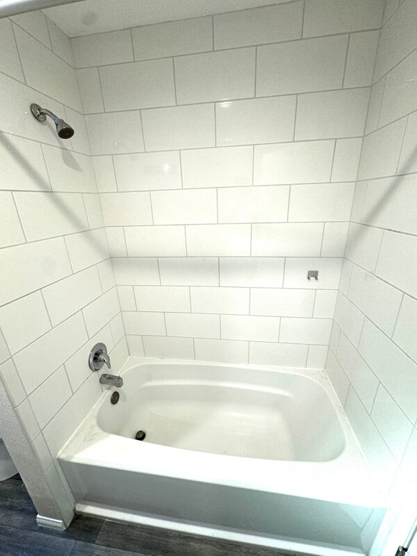 Foto del edificio - 600 E Harvard Rd