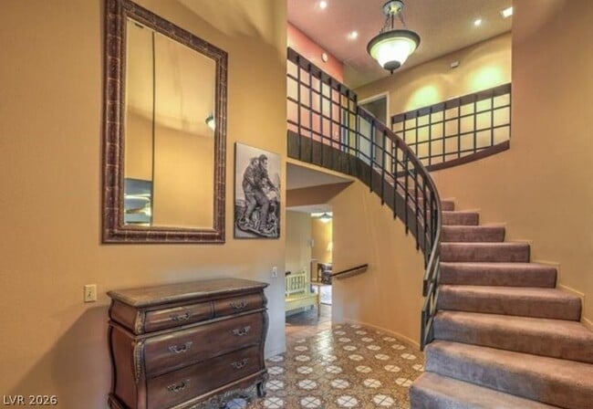 Building Photo - 4370 Flandes St