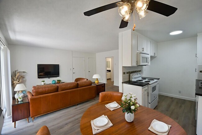 Foto del edificio - 6115 Whitsett Ave