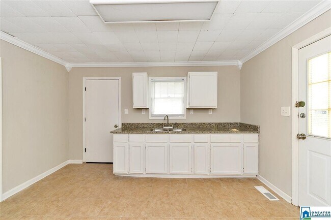 Foto del edificio - 4391 Silver Lake Rd