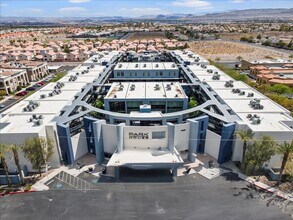 Building Photo - 8925 W Flamingo Rd