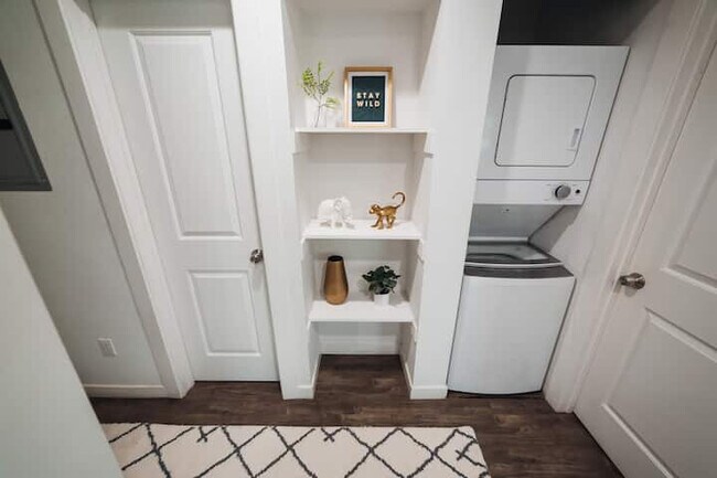 Building Photo - 9693 Amboy Ave