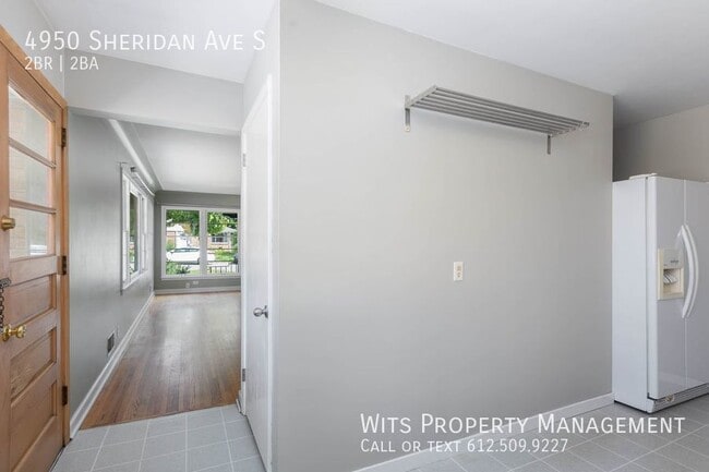 Building Photo - 2 Bedroom Duplex Near Lake Harriet