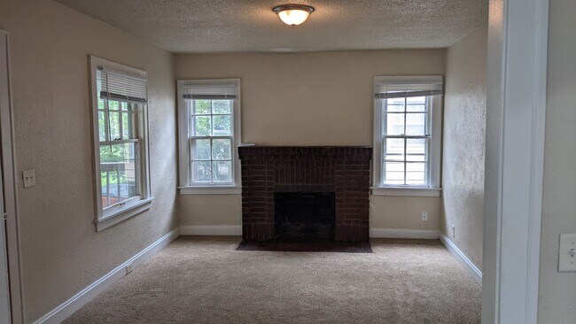 Foto del edificio - 1404 S Maywood Ave