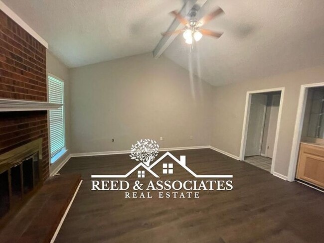 Building Photo - 3 Bedroom in Raleigh Home!