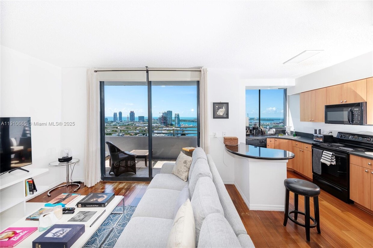 Foto principal - 1330 West Ave