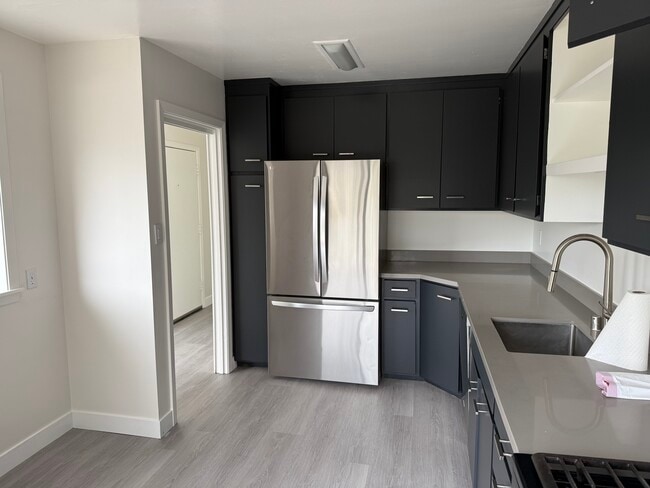 Building Photo - 47 Grand View Ter