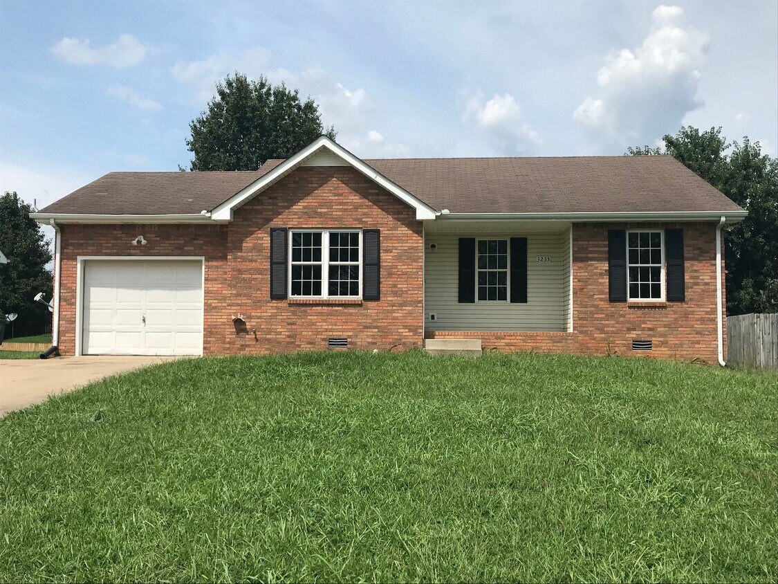 Primary Photo - 3 Bedroom Pet Friendly Home For Rent!