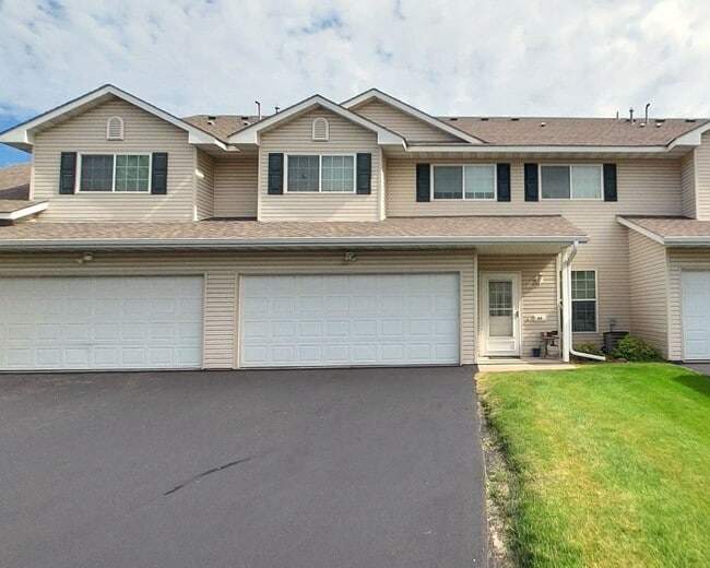 Foto del edificio - Nice 3 Bedroom 1.5 Bathroom Townhome in Hu...