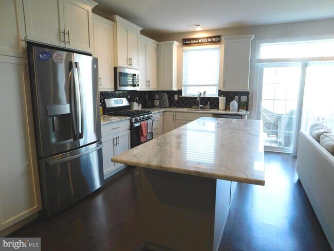 Foto del edificio - 16740 River View Cir