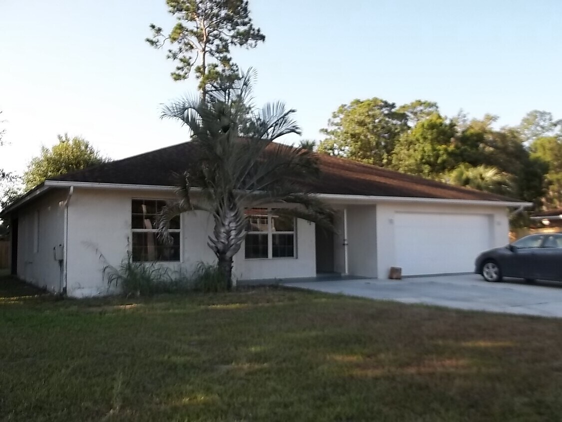 Primary Photo - 744 SW Port St Lucie Blvd