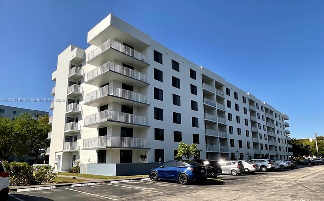 Foto del edificio - 901 Hillcrest Dr