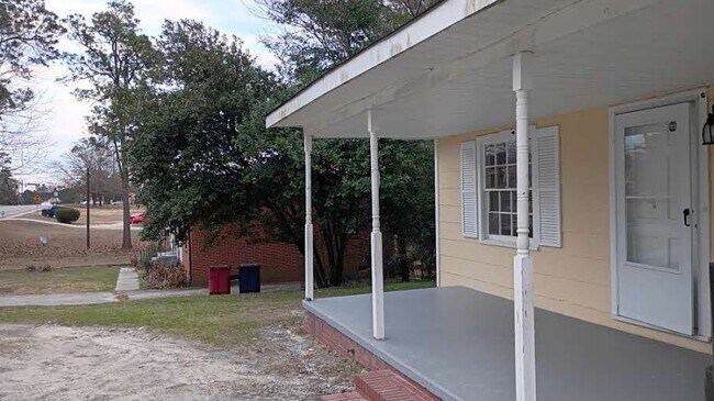 Building Photo - 3674 Brownley Dr