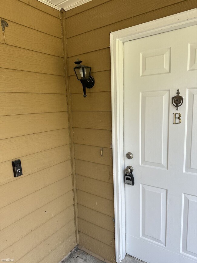 Foto del edificio - 3 br, 2.5 bath Townhome - 1910 Greenoaks R...