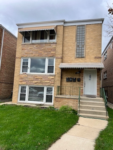 Building Photo - 5748 W Montrose Ave