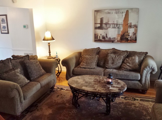 Building Photo - 4562 Derby Manor Dr