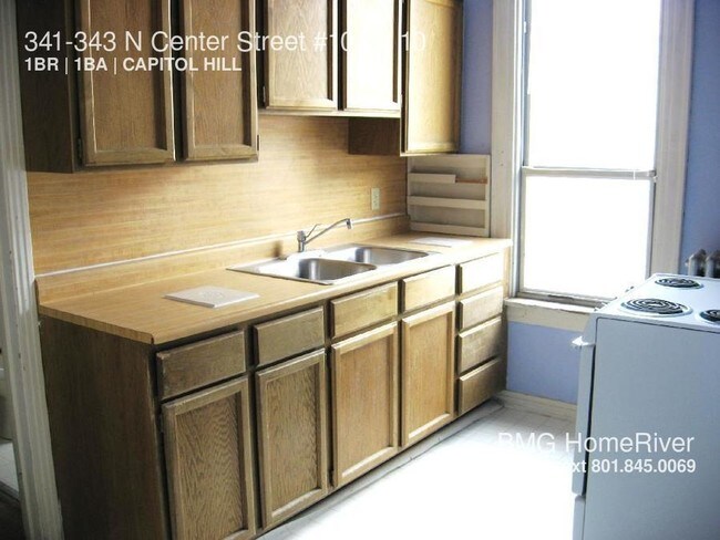 Foto del edificio - 341 N Center St