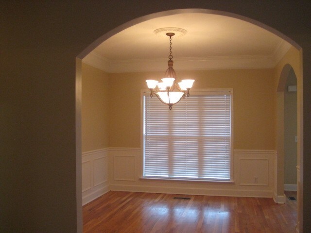 Building Photo - 3006 Liverpool Drive