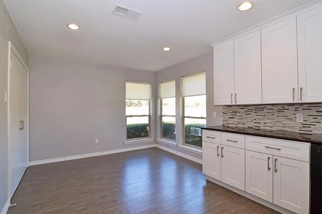 Building Photo - 7102 Casablanca Ct