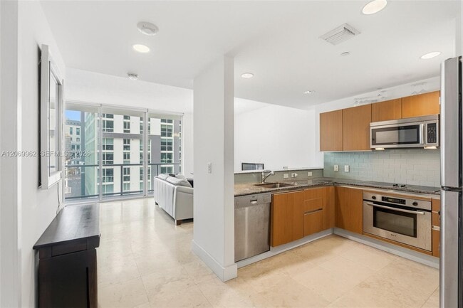 Building Photo - 1050 Brickell Ave