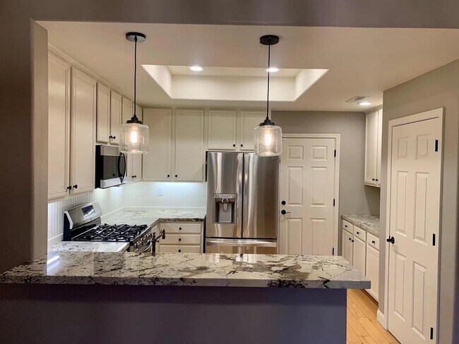 Foto del edificio - 121 Orchard Oak Cir