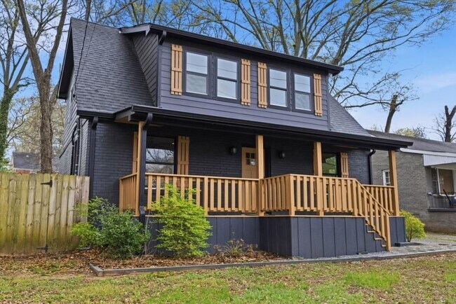 Foto del edificio - 2455 Lynn Iris Dr