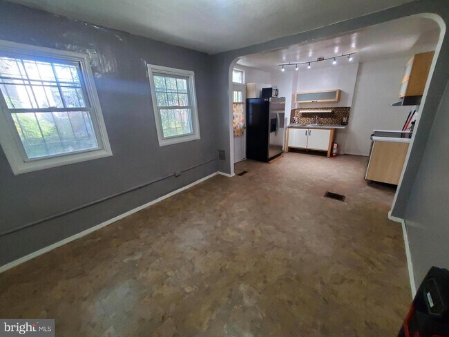 Building Photo - 449 Spring Garden St