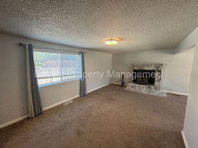 Building Photo - 20 Bodie Dr