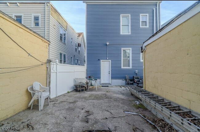 Foto del edificio - 89 Sheridan St