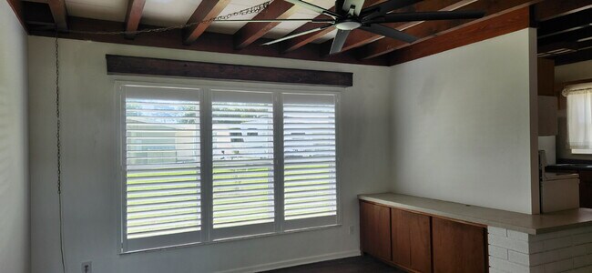 Building Photo - Charming 2-Bedroom Retreat on Christmas Hill in Titusville