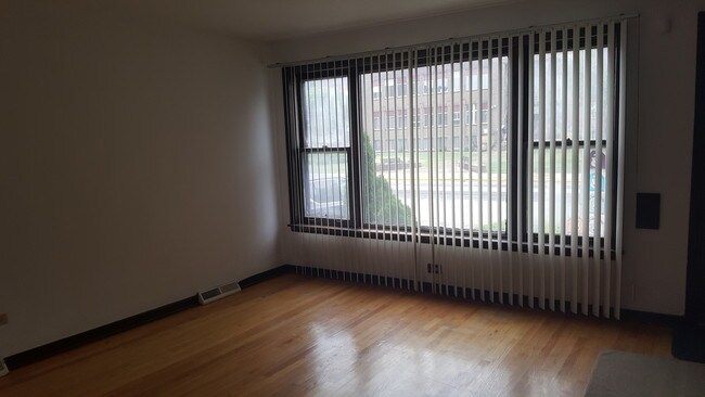 Building Photo - 762 Pulaski Rd