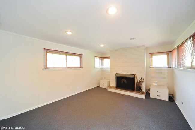 Building Photo - 1414 Pfingsten Rd