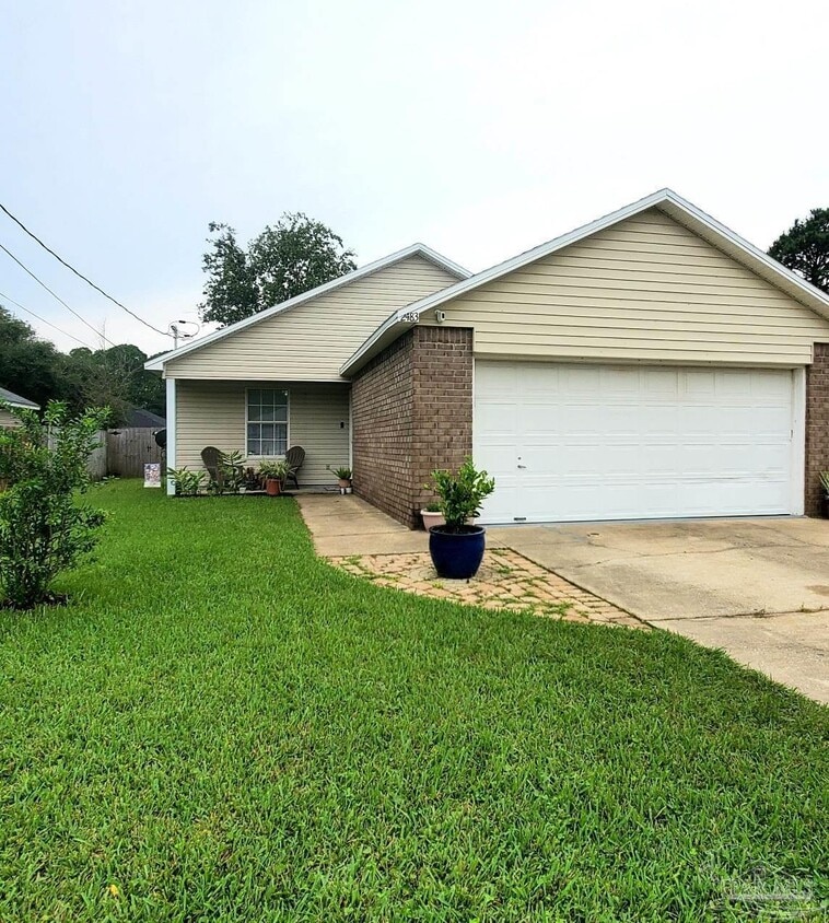 Primary Photo - 2483 Redoubt Ave