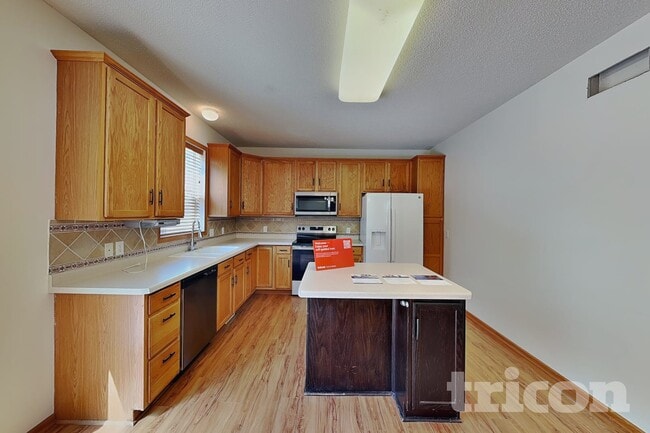 Building Photo - 2405 Stonecrest Path NW