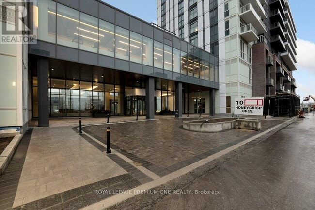 Photo du bâtiment - 10 Honeycrisp Cres