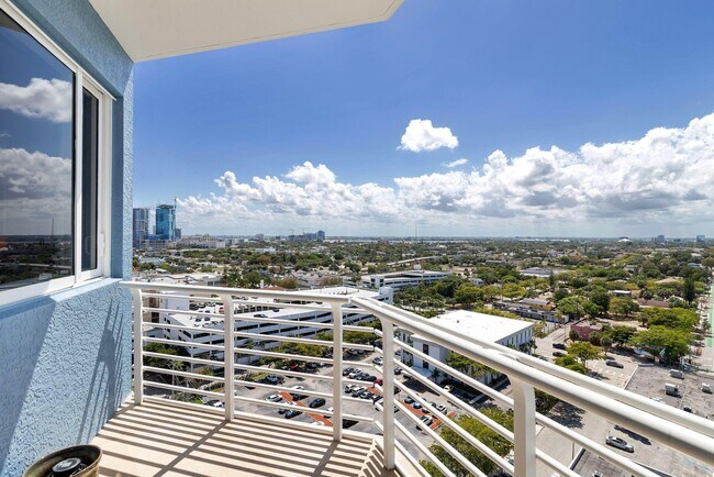 Building Photo - 1551 N Flagler Dr