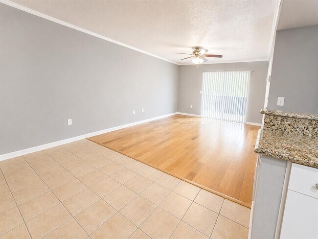 Foto del edificio - 940 N Lake Destiny Rd