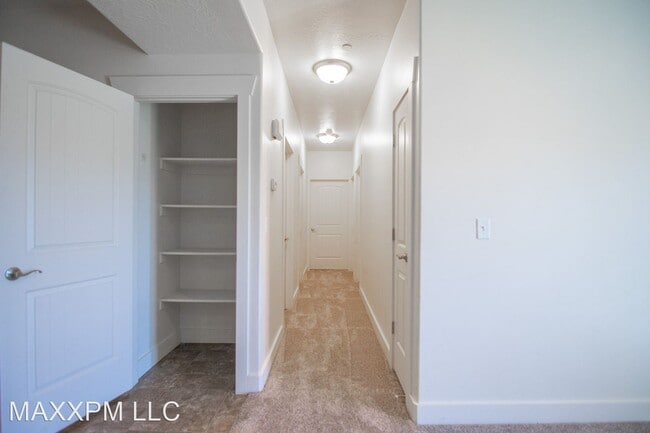 Foto del edificio - 3 br, 2 bath House - 122 W Springview Dr #122