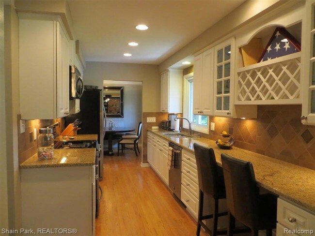 Building Photo - 28335 Kendallwood Dr