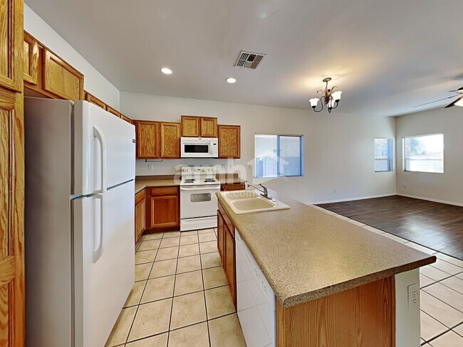 Building Photo - 17285 W Tara Ln