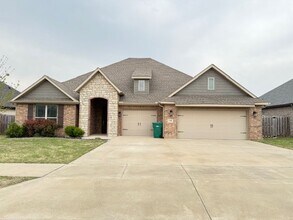 Building Photo - 1500 Blue Moon Rd