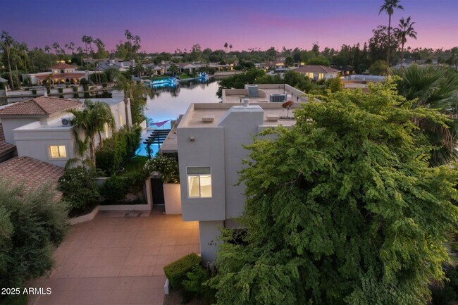 Foto del edificio - 7613 E Vía Del Reposo