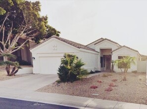 Building Photo - 275 E Ashurst Dr