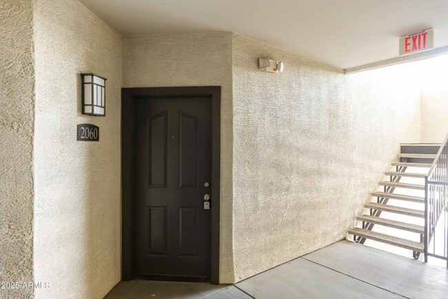 Foto del edificio - 5302 E Van Buren St