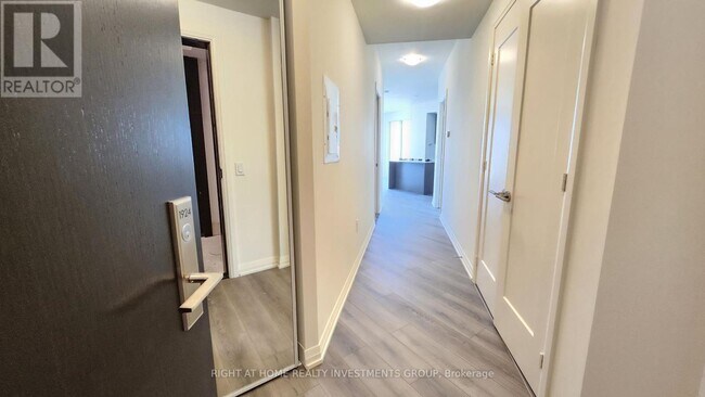 Photo du bâtiment - 9000-9000 Jane St