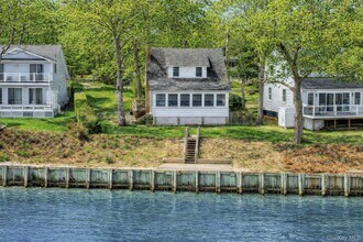 Building Photo - 2662 Paradise Shores Rd