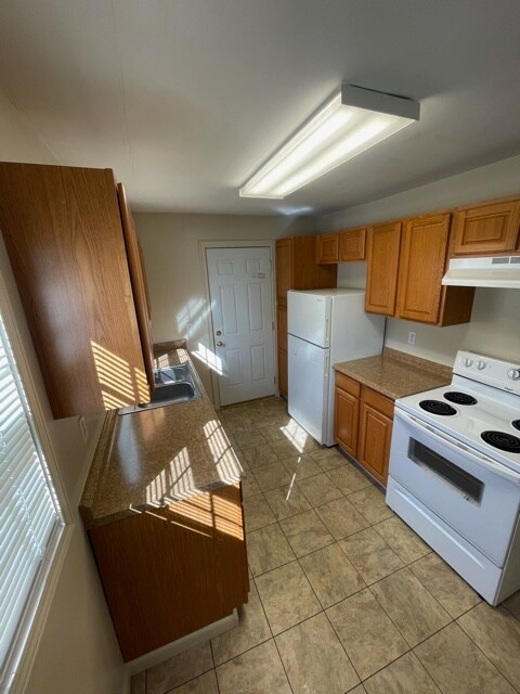 Kitchen - 217A 10th Ave