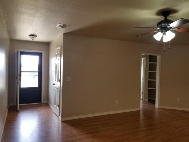 Foto del edificio - 2803 Conner Dr