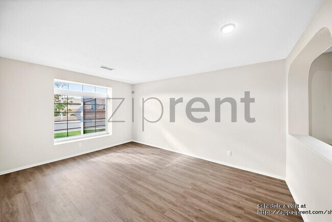 Foto del edificio - 38042 Grant Dr