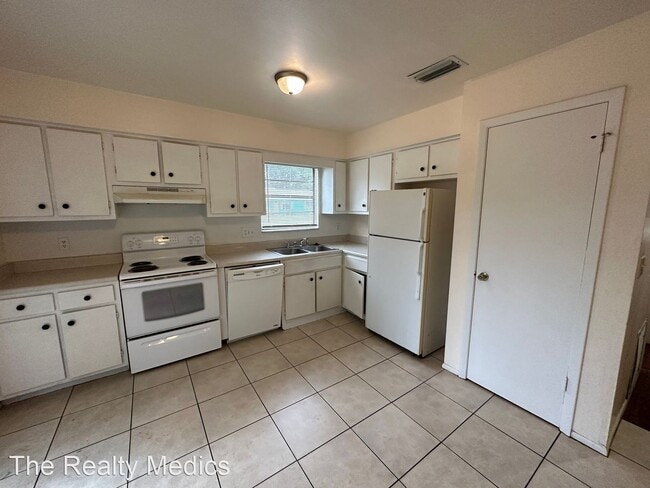 Building Photo - 2 br, 1 bath House - 2525 Highlawn Ave